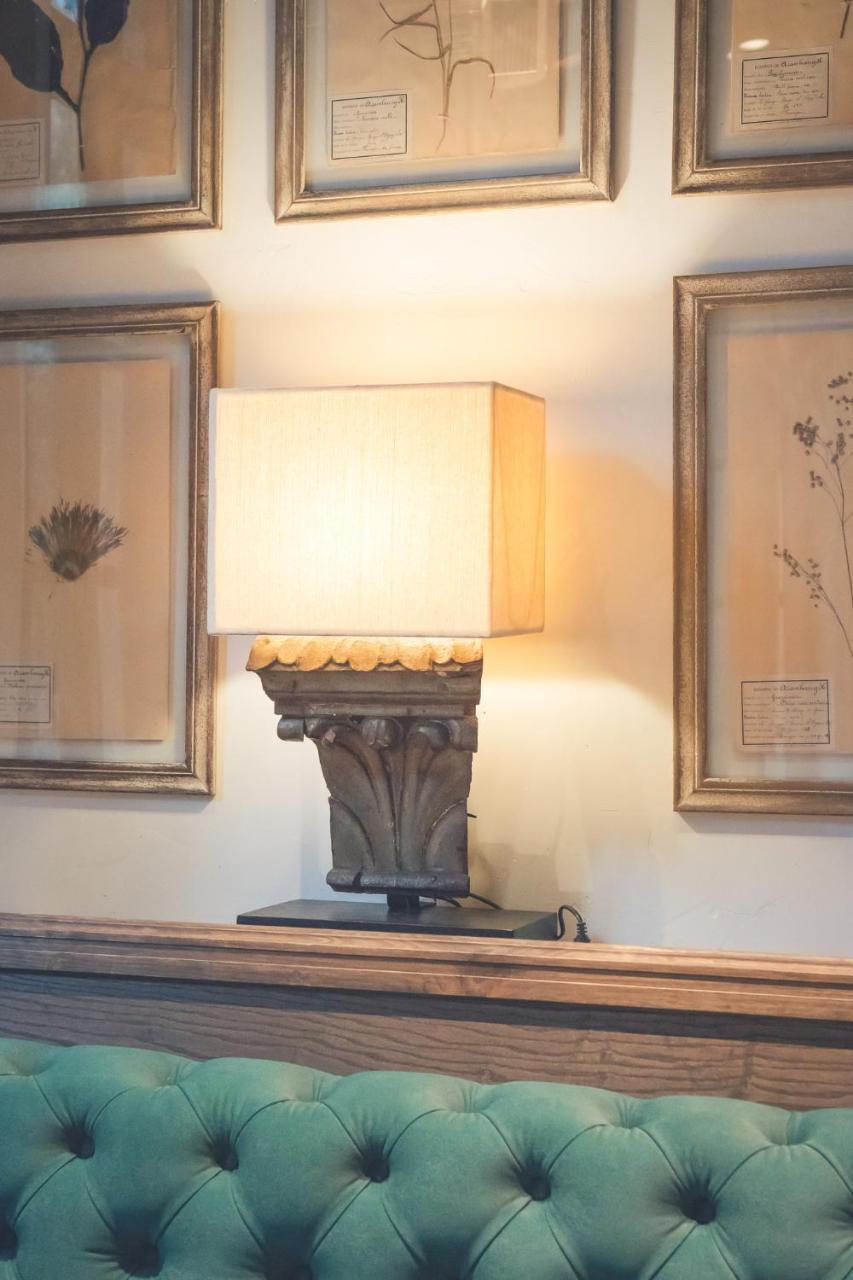 Can Bordoy Grand House Hotel Gl Preferred Hotel パルマ・デ・マリョルカ エクステリア 写真 The table lamp is a classic example of a table lamp.